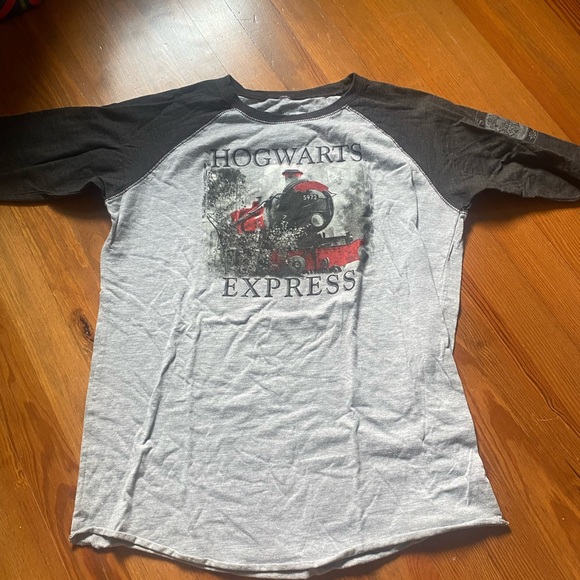harry potter hogwarts express shirt 🚂 - Picture 3 of 5